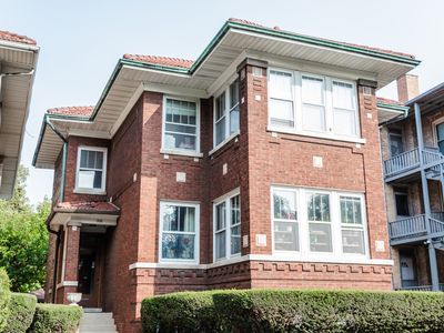 332 S Ridgeland Ave, Oak Park, IL, 60302