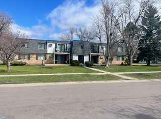 2417 Demores Dr S APT 4, Fargo, ND 58103