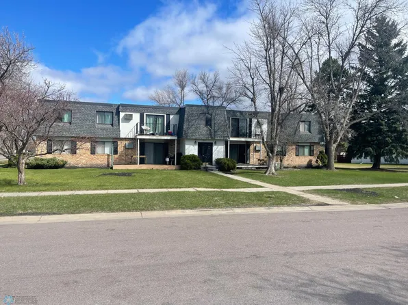 2417 Demores Dr S APT 4, Fargo, ND 58103