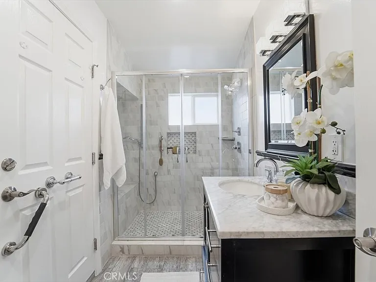 11937 S La Cienega Blvd — Photo 12