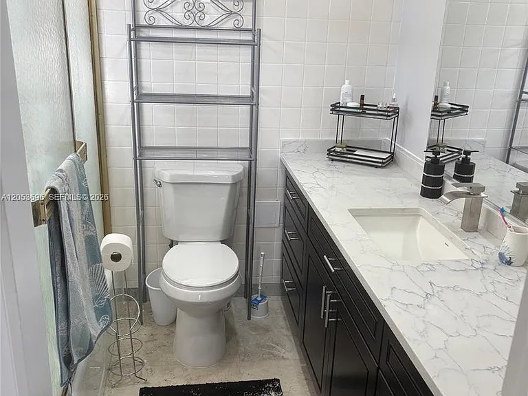 427 Golden Isles Dr #10D — Photo 10