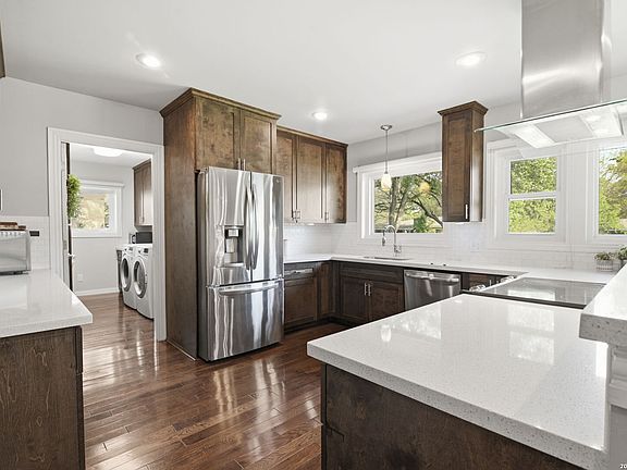 5th image of 534 Woodcrest