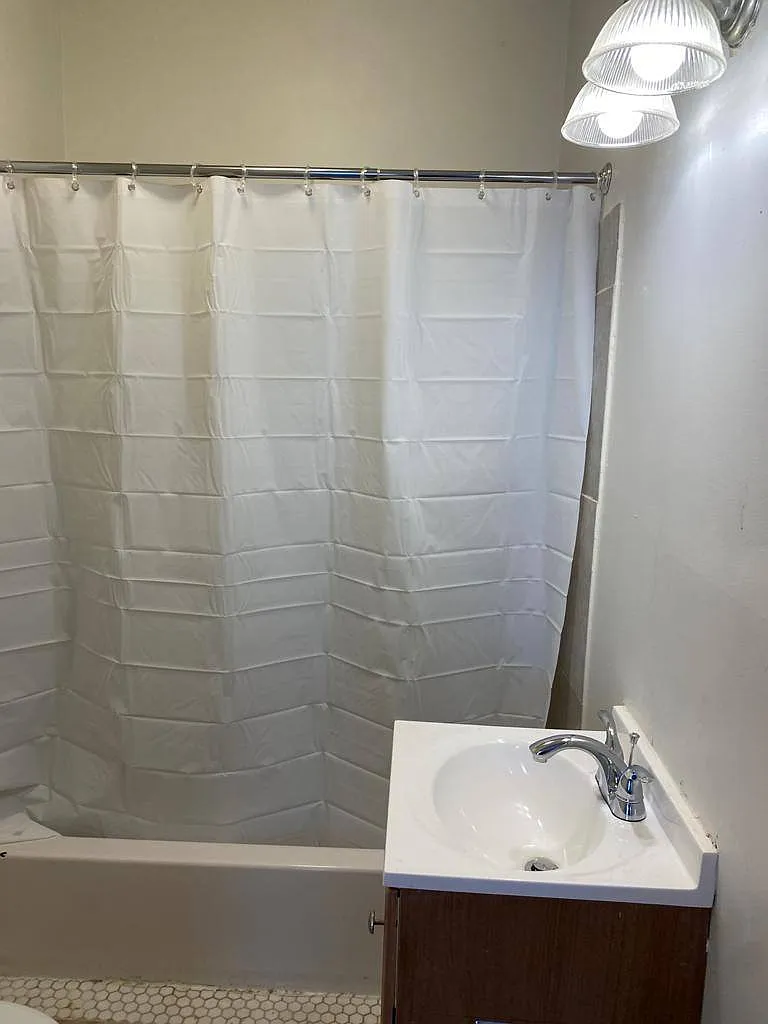 3 bed, $2,500 — Photo 4