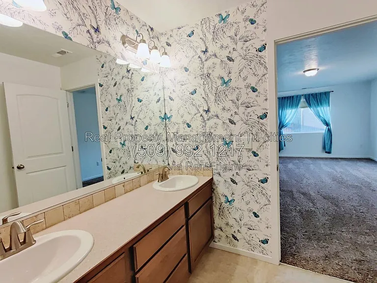 5825 Sidon Ln — Photo 8