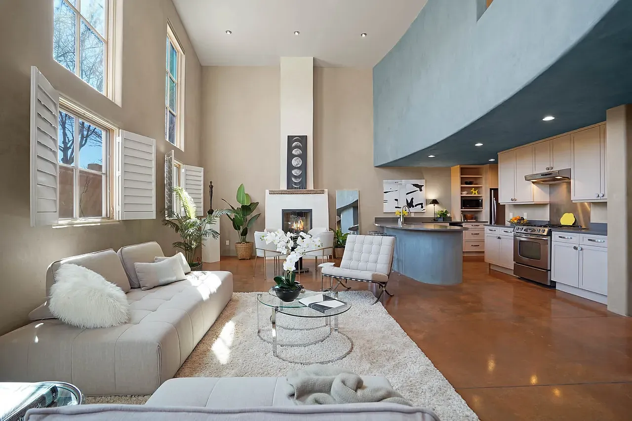 2 bed, 2.5 bath, 1990 sqft, $4,000 — Photo 4