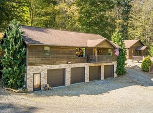 1554 Lake Rd NW, Dover, OH 44622