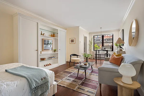 Sold by Compass | media 1