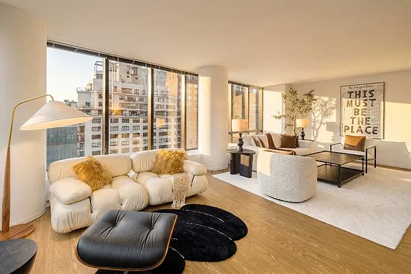 Living room, photo 2