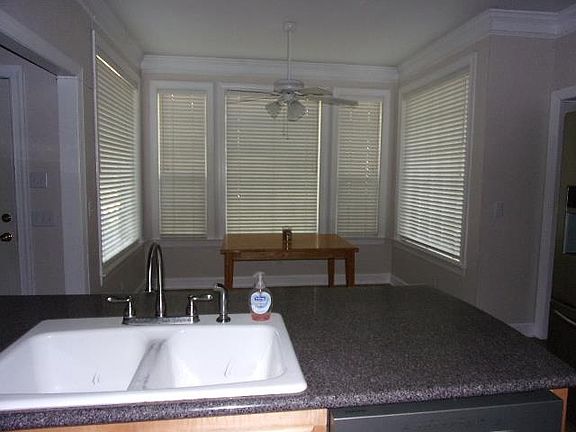5th image of 1704 Amberwood Dr W