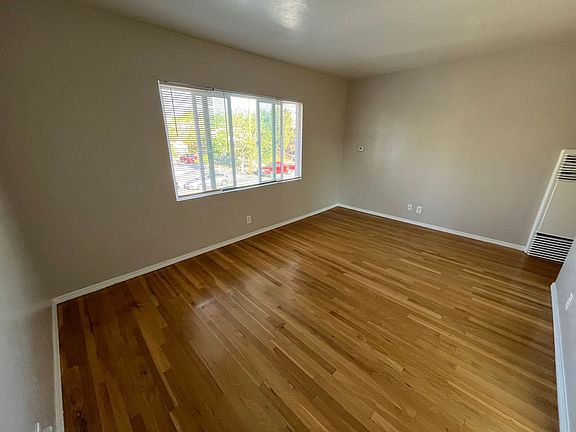 4th image of 700 Forest St #734A