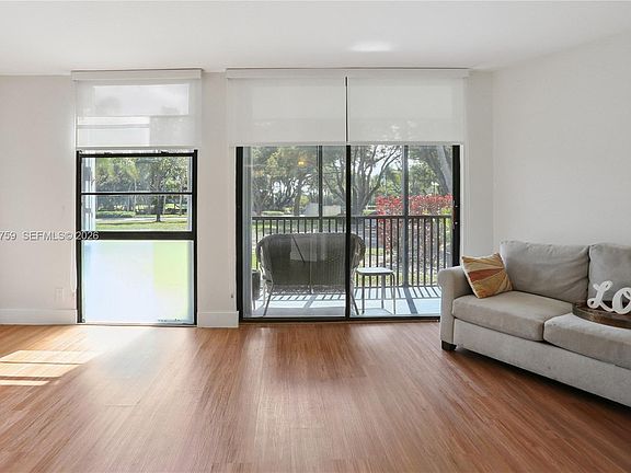 5th image of 3101 N Country Club Dr APT 102