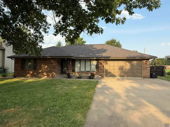 413 Walnut St, Silver Lake, KS 66539