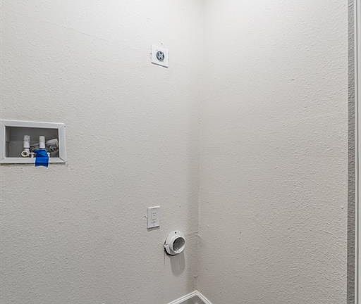 5th image of 4708 San Jacinto St #1