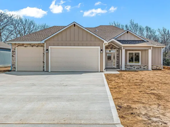 318 Rockers Dr, Baldwin City, KS 66006