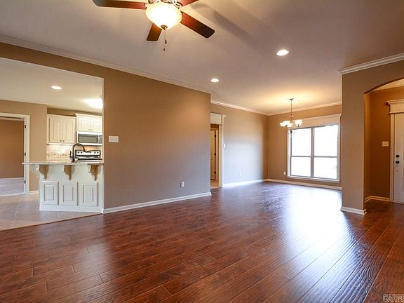 4th image of 9201 Meadow Gardens Cres