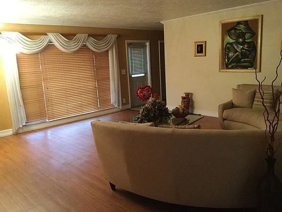 4th image of 14401 NW 15th Dr
