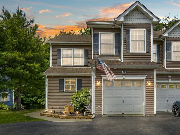 279 Pinebrook Drive, Hyde Park, NY 12538