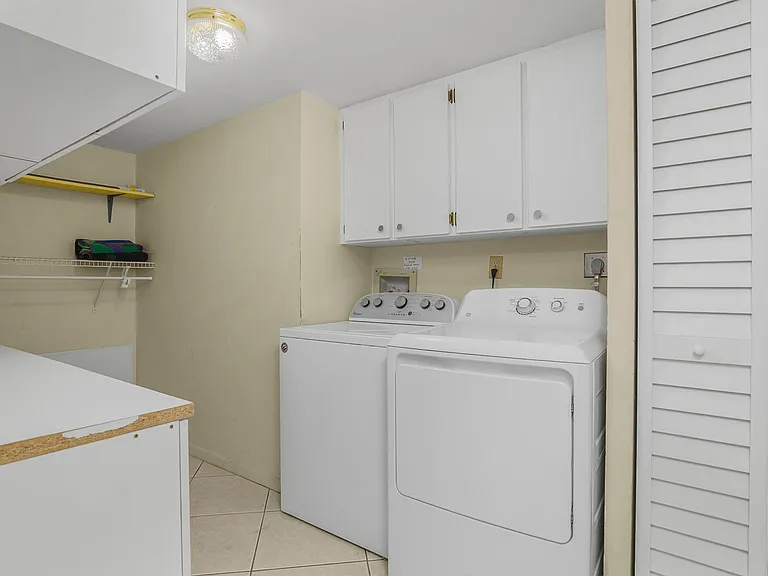 190 Palm Dr #5 — Photo 8