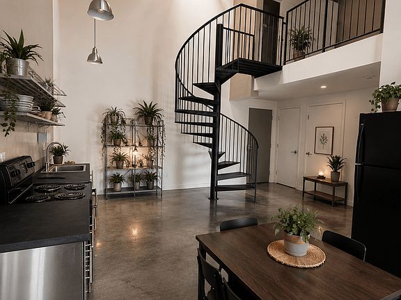 2nd image of 1420 65th St Unit 202