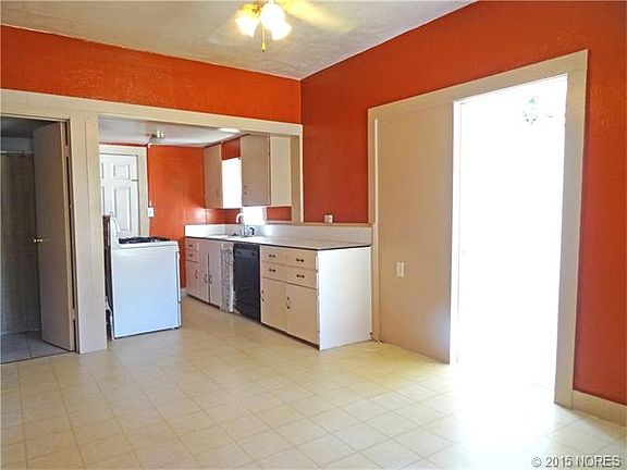 3rd image of 302 E McKinley Ave