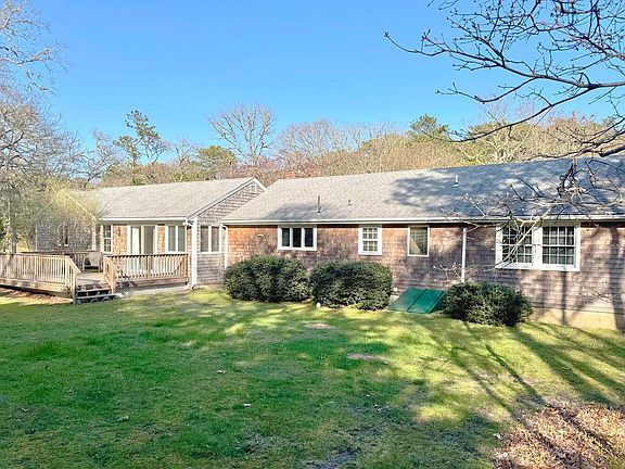 3rd image of 61 Oak Hill Road