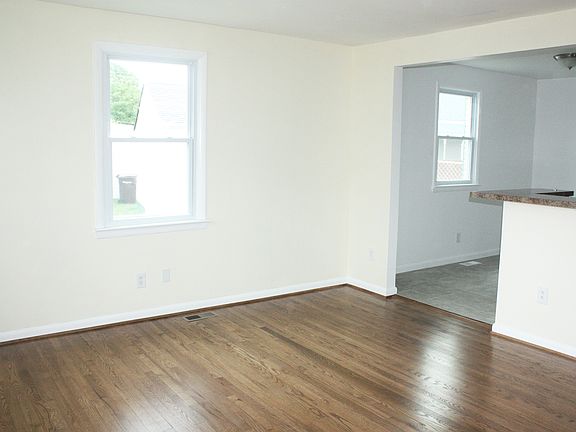 5th image of 305 Velva Dr