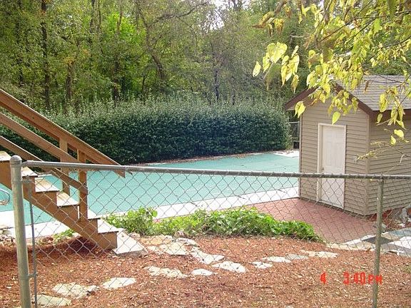 INGROUND POOL AREA