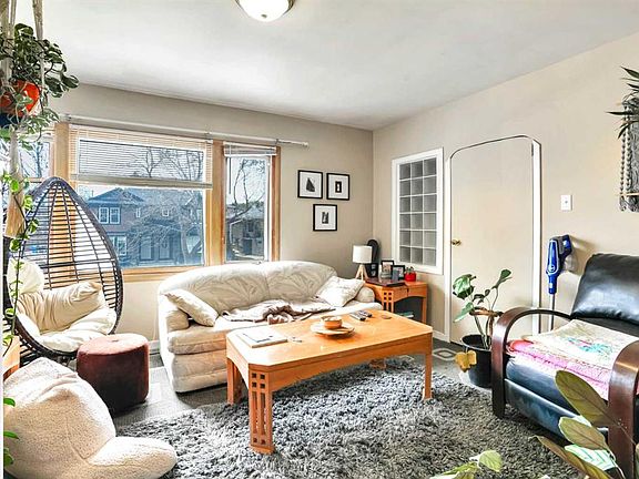 5th image of 112 29th Ave NW