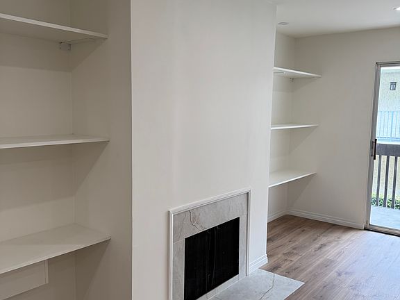 3rd image of 5334 Lindley Ave Unit 108