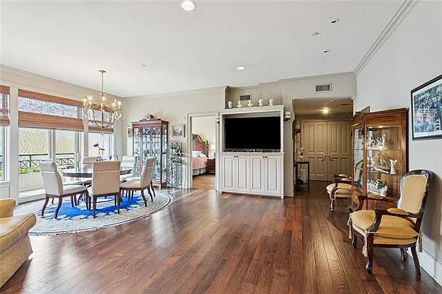 2 bed, 2.0 bath, 1770 sqft, $5,000 — Photo 4