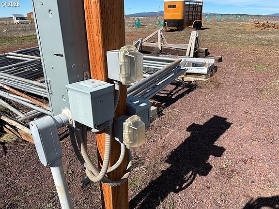 2nd image of 173 Three Spurs Loop