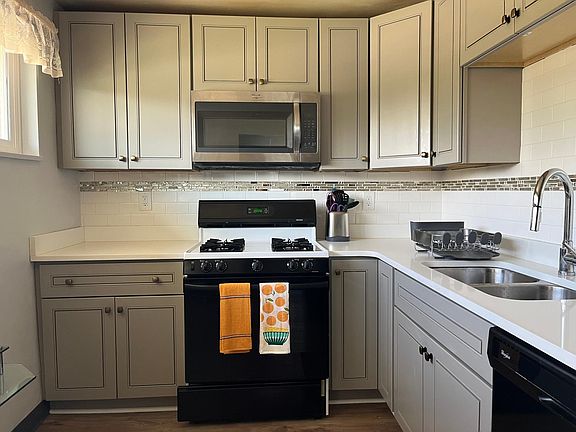 2nd image of 199 Garden City Dr