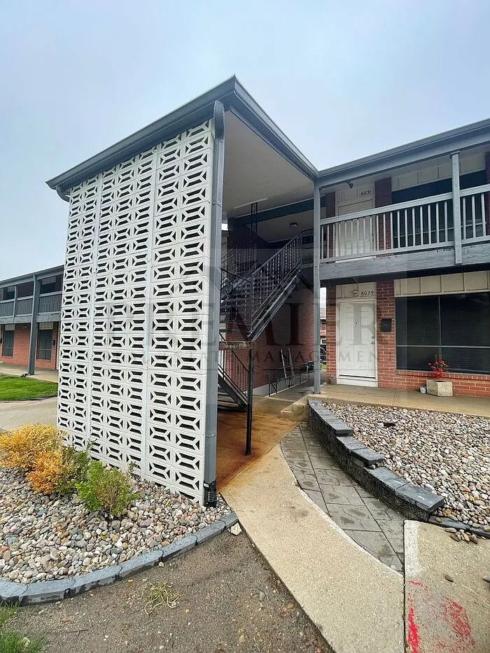 1 bed, 1.0 bath, 575 sqft, $850 — Photo 2
