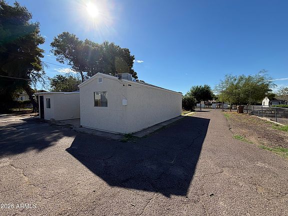 3rd image of 2230 W MORTEN Avenue