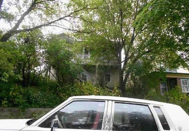 1st image of 912 Earl St