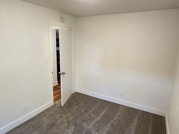 4th image of 969 Brockway Ave #7