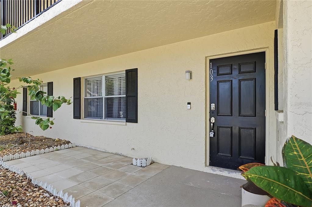 7860 Palm Aire Ln APT 103
