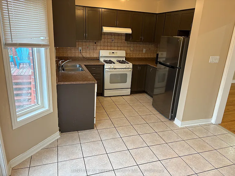 598 Dolly Bird Ln #UPPER — Photo 9