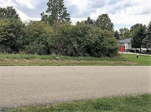 1st image of Linda Ln