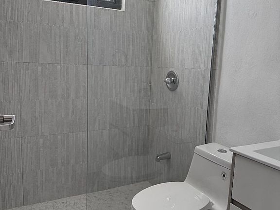 5th image of 174 Cond Plaza Villamil #4