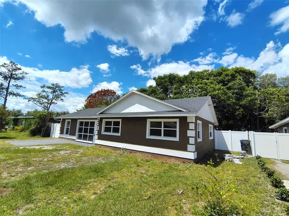 902 N Thacker Ave, Kissimmee, FL 34741