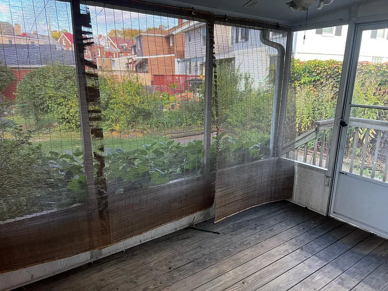 616 Peebles St — Photo 16
