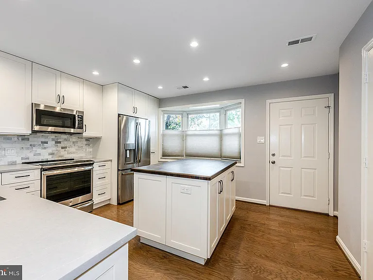 4116 Washington Blvd — Photo 6
