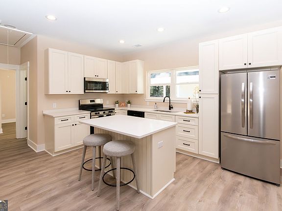 5th image of 1347 Old Tusculum Rd