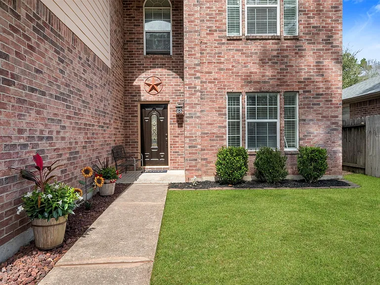 6742 Durango Creek Dr — Photo 2