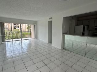 8897 Fontainebleau Blvd APT 208, Miami, FL 33172