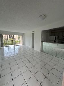 8897 Fontainebleau Blvd APT 208, Miami, FL, 33172