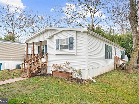 3rd image of 64 Cedarwood Ln