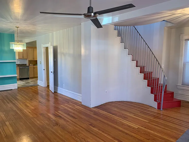 2502 W Argyle Pl — Photo 4