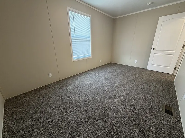 38000 Le Chateau Blvd #682 — Photo 22